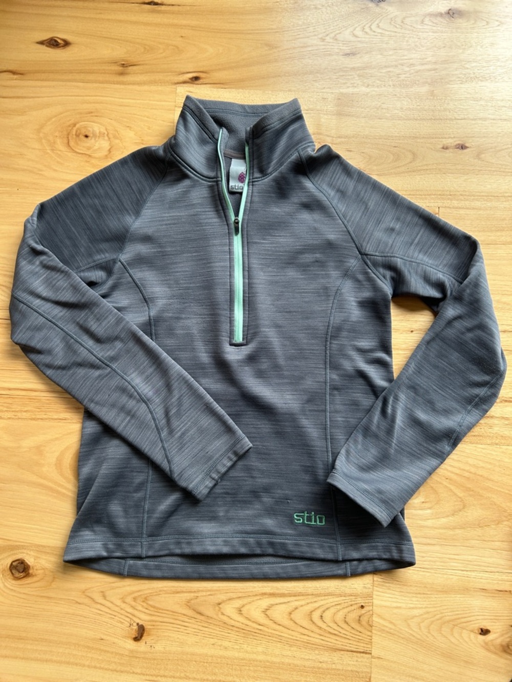 Stio Women's Gray Half-Zip Fleece Pullover with Mint Accents